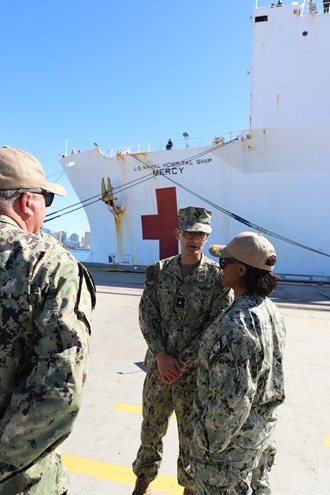 Link to Photo: Naval Medical Forces Pacific Commander Greets Sailors at USNS Mercy Homecoming