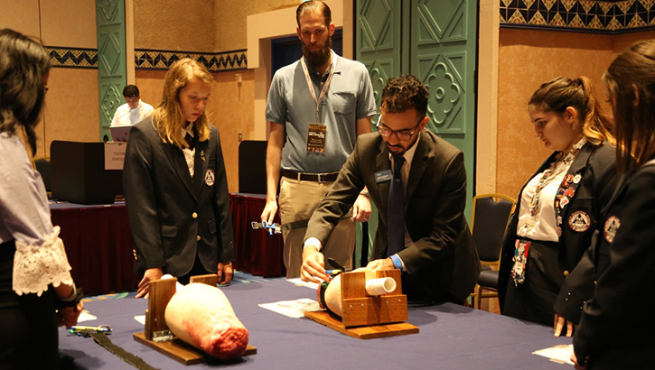 Image of High school students at a conference in Orlando, Florida.