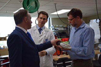 Link to Photo: David J. Shulkin, Secretary of the Department of Veterans Affairs, visits Walter Reed National Military Medical Center Bethesda, Maryland, April 27. Shulkin, who visited the medical center for the first time, spoke with various providers throughout the facilities to learn about the medical care given at the hospital.